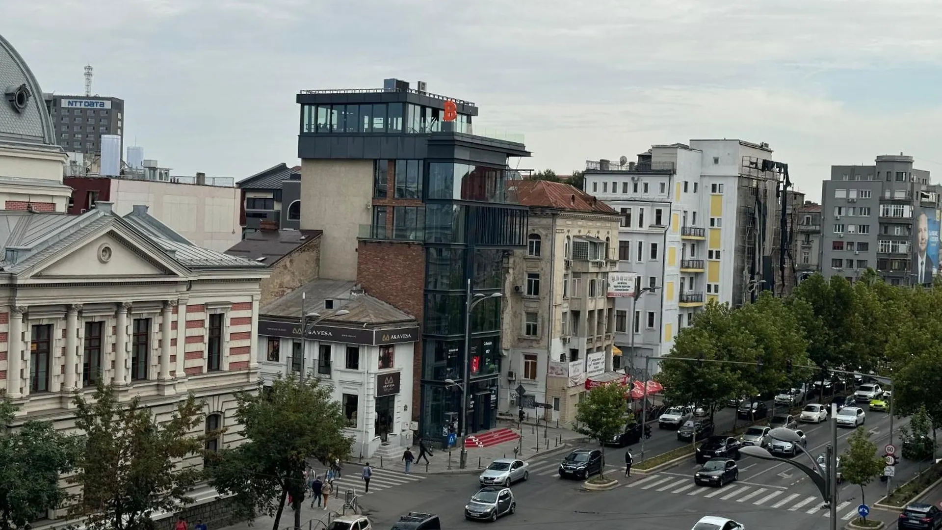 Airy & Beautiful Downtown Apartment Bucharest